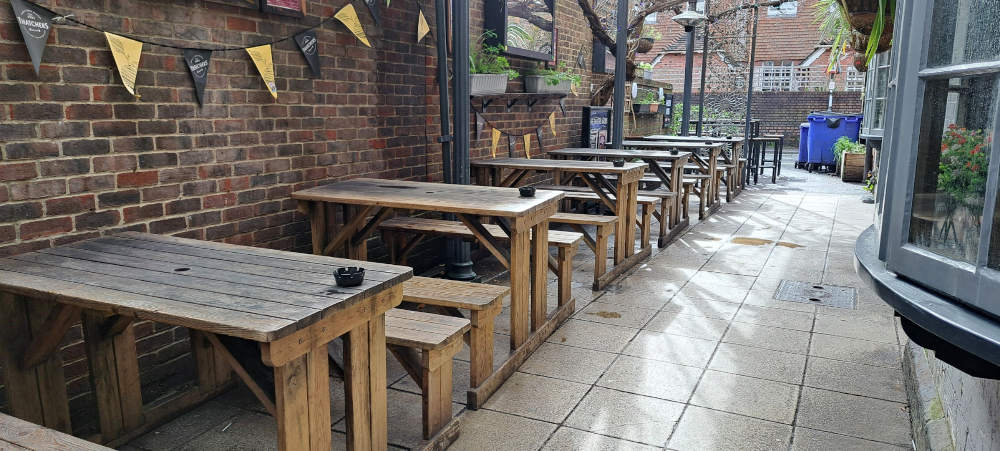 The Bakers Arms_outside