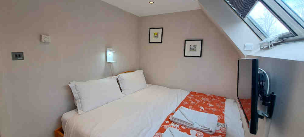 bedroom 3 with double bed